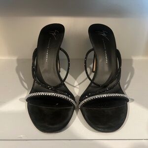 Giuseppe Zanotti black and crystal embellished pump size 39